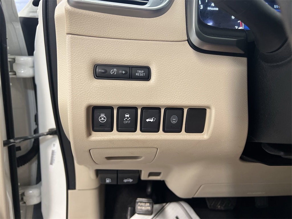 Vehicle image 31 of 32