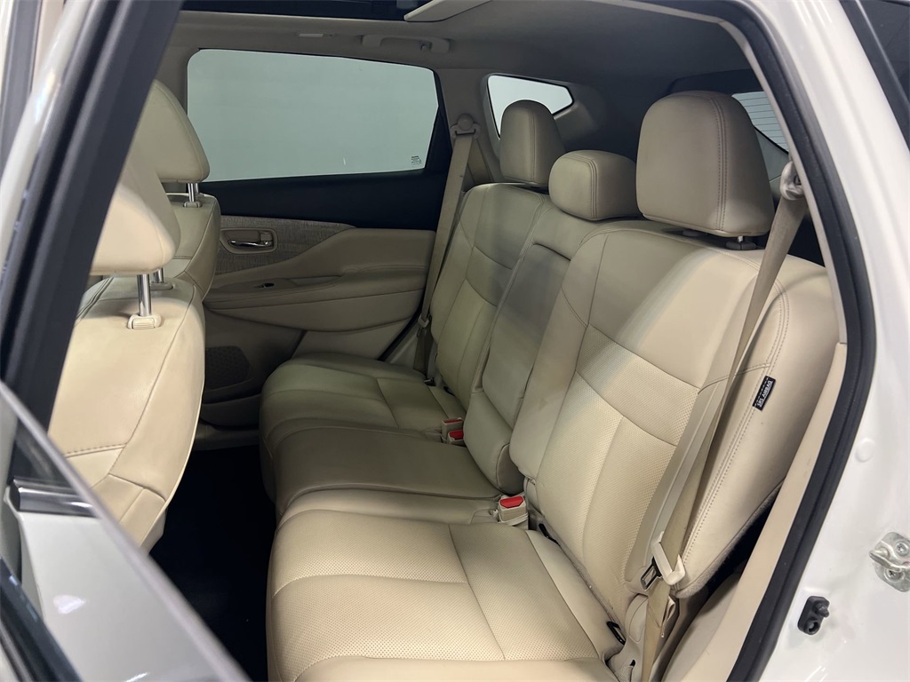 Vehicle image 15 of 32