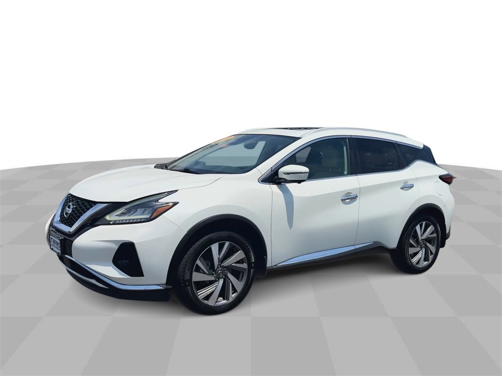Vehicle image 2 of 32
