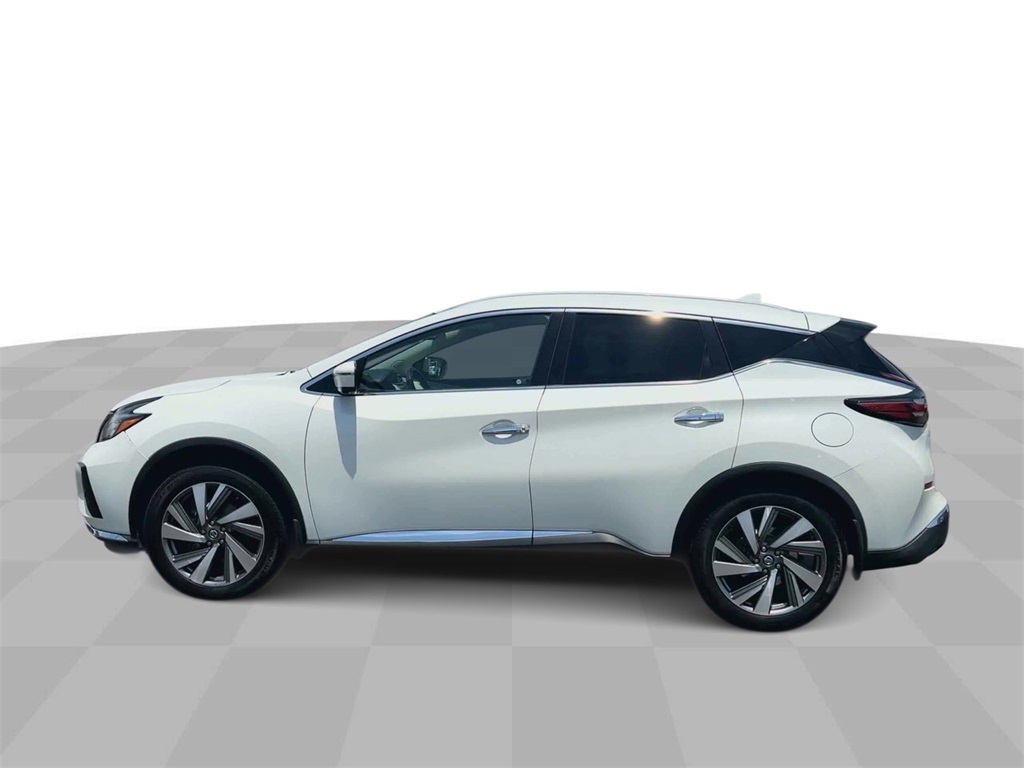 Vehicle image 9 of 32