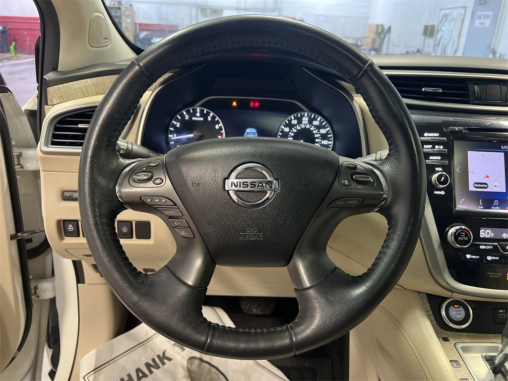 Vehicle image 19 of 32
