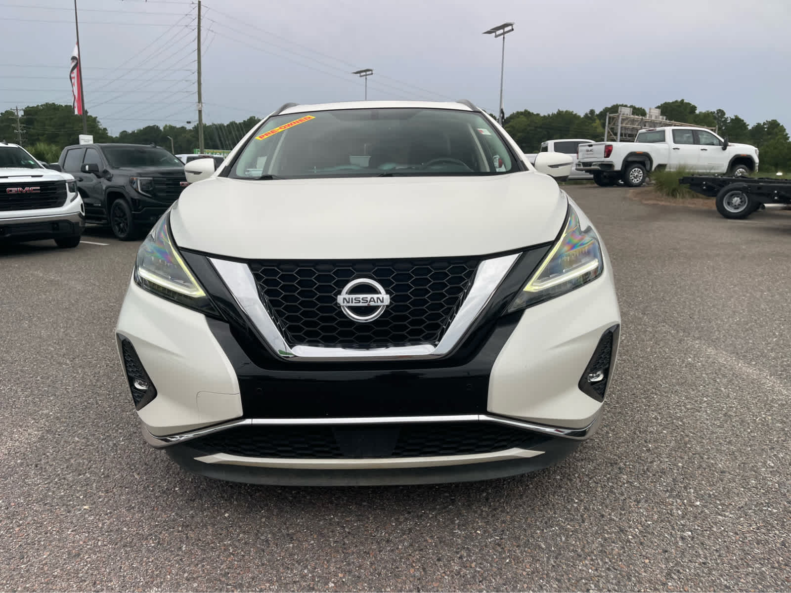 2019 Nissan Murano SV Image 2 of 28