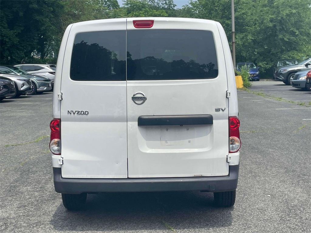 Vehicle image 8 of 38