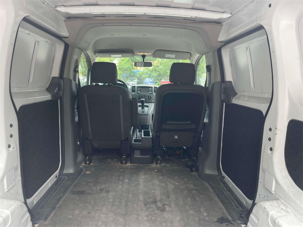 Vehicle image 13 of 38