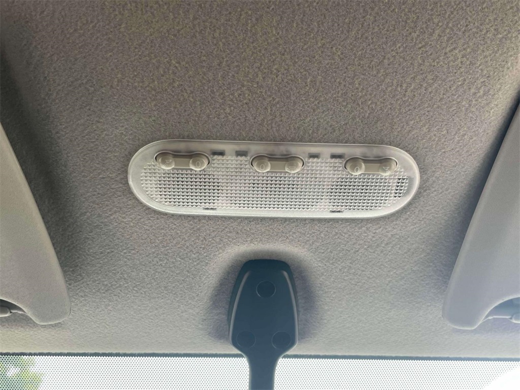 Vehicle image 29 of 38