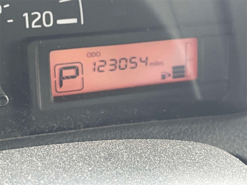 Vehicle image 25 of 38