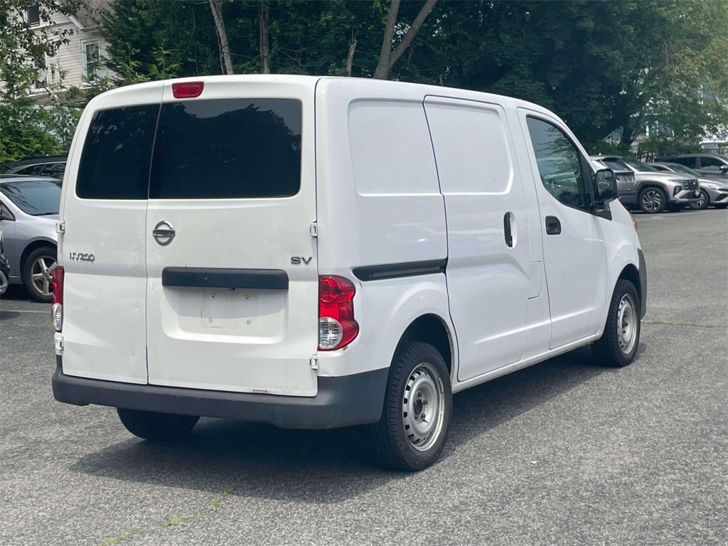 Vehicle image 5 of 38