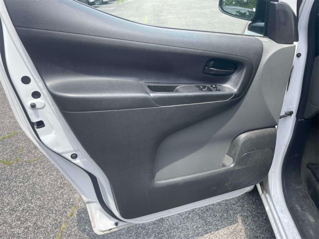 Vehicle image 17 of 38
