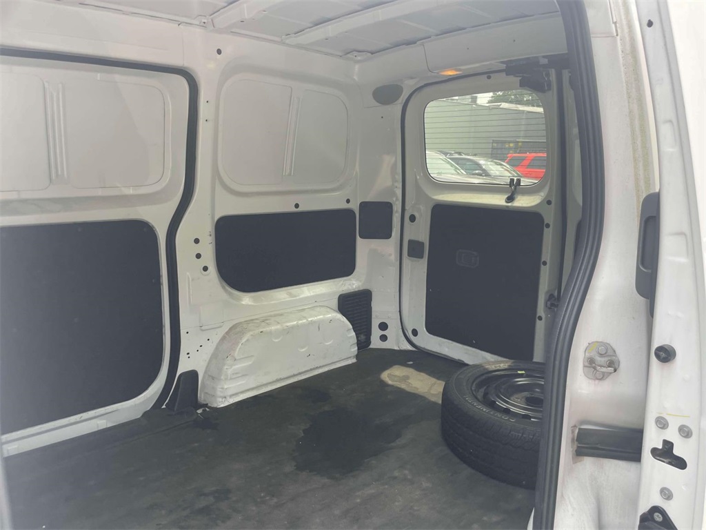 Vehicle image 10 of 38