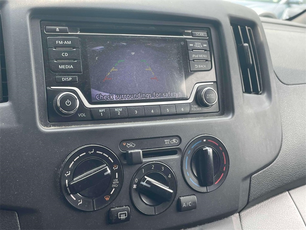 Vehicle image 27 of 38