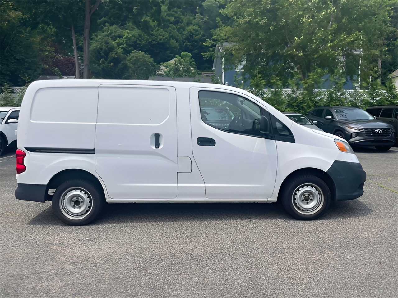 Vehicle image 34 of 38
