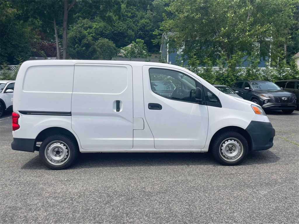 Vehicle image 4 of 38
