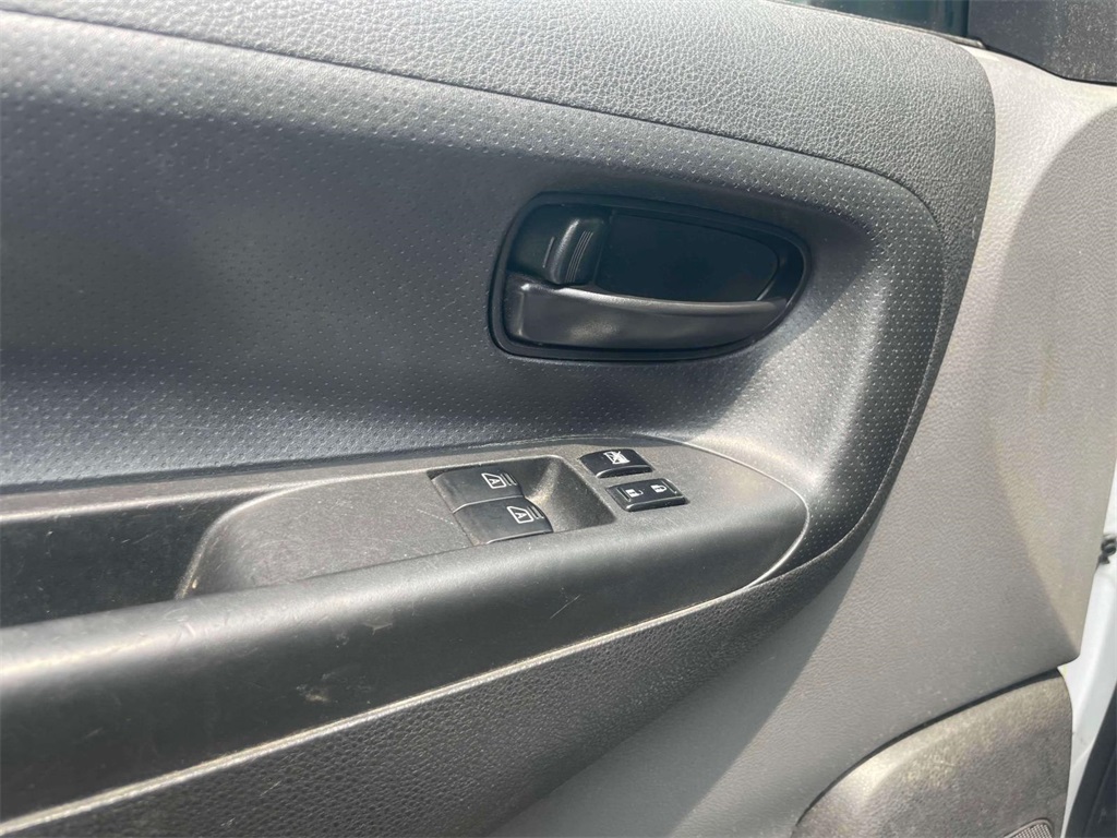 Vehicle image 18 of 38