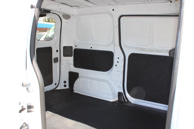 Vehicle image 12 of 21