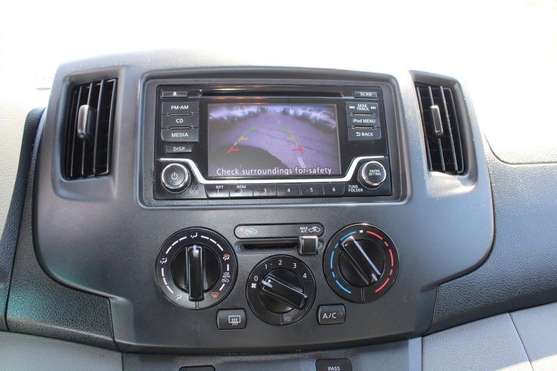 Vehicle image 16 of 21