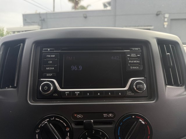 Vehicle image 19 of 36