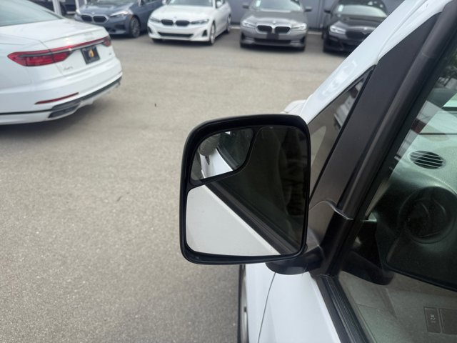 Vehicle image 33 of 36