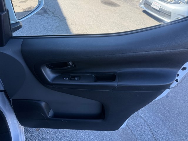 Vehicle image 27 of 36