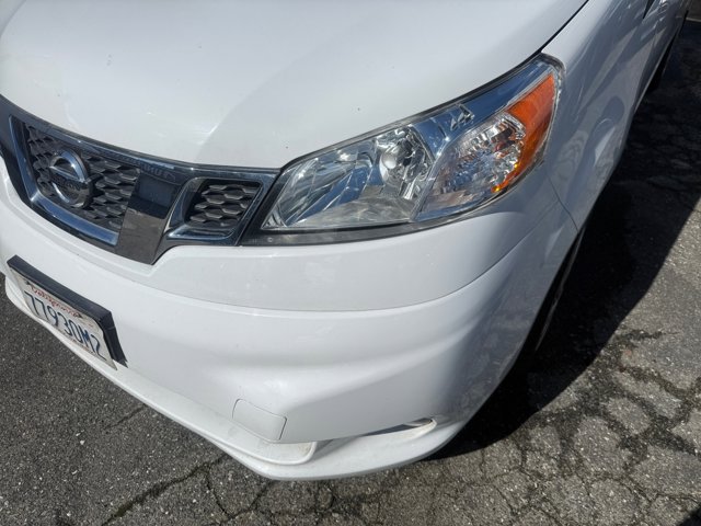 Vehicle image 32 of 36