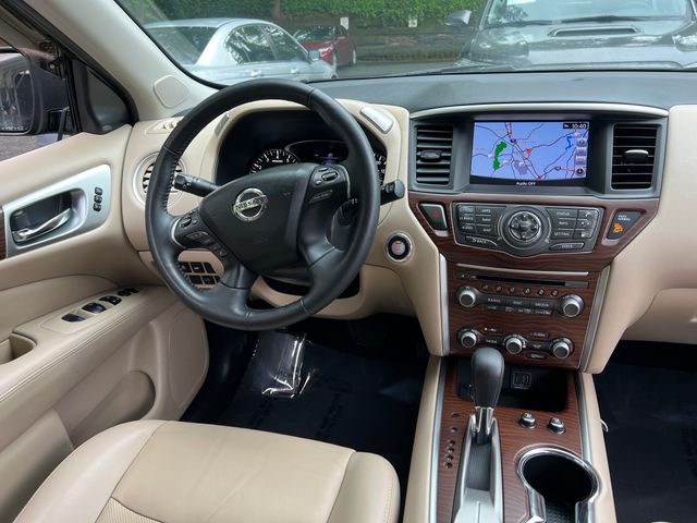 Vehicle image 17 of 48