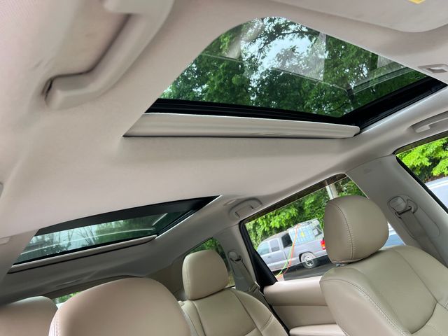 Vehicle image 43 of 48