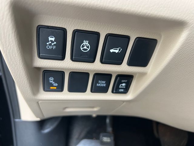 Vehicle image 32 of 48