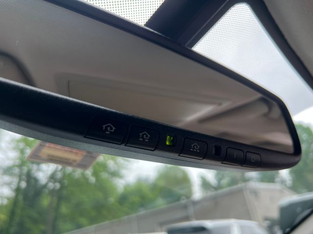 Vehicle image 31 of 48