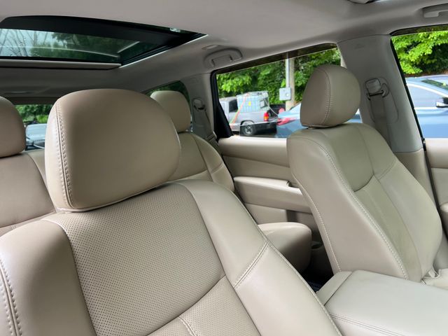 Vehicle image 42 of 48