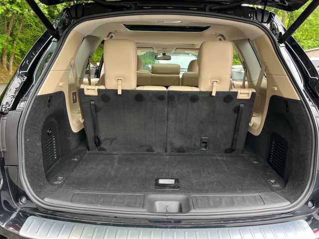 Vehicle image 33 of 48
