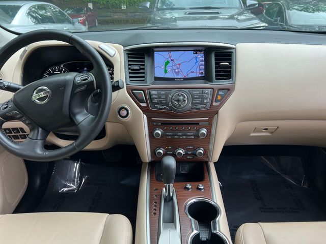 Vehicle image 16 of 48