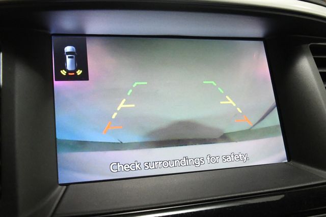 Vehicle image 10 of 28