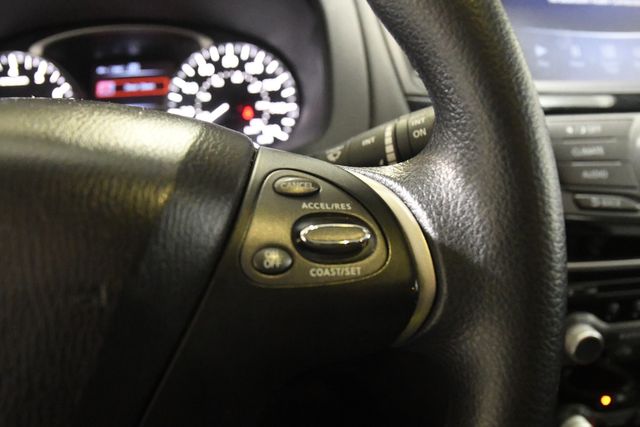 Vehicle image 18 of 28