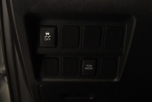 Vehicle image 22 of 28