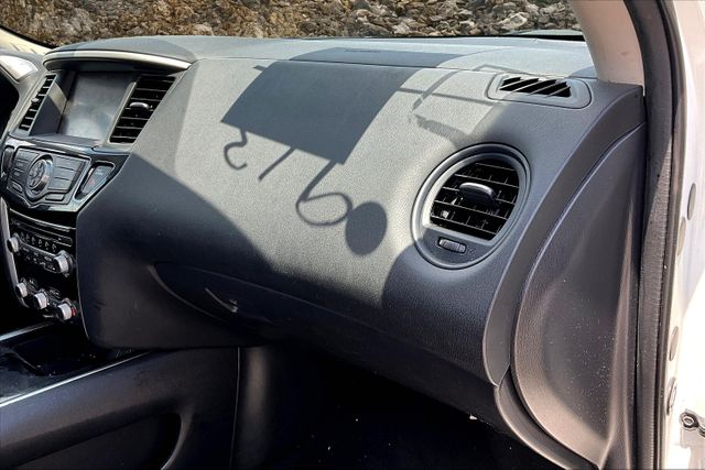 Vehicle image 29 of 31