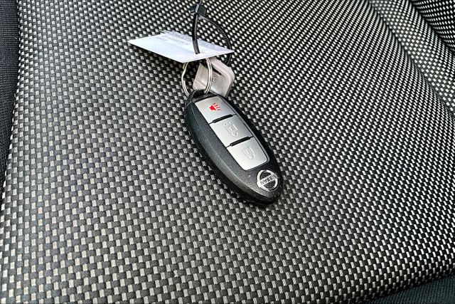 Vehicle image 27 of 31