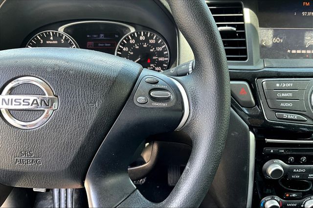 Vehicle image 18 of 31