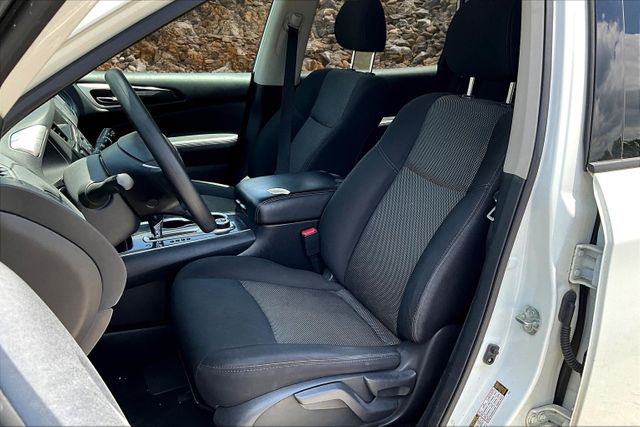 Vehicle image 9 of 31