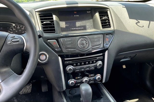 Vehicle image 20 of 31