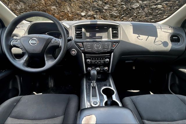 Vehicle image 15 of 31