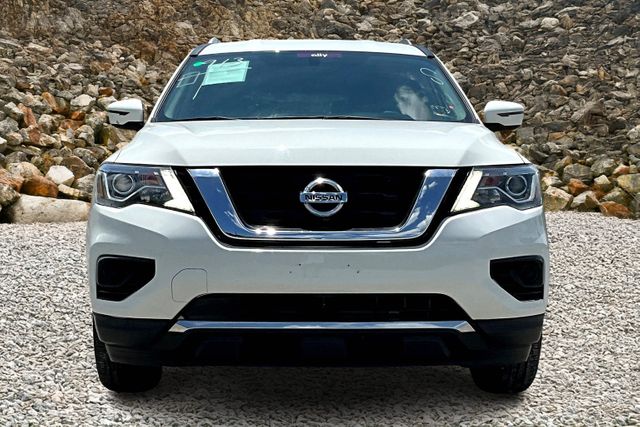 Vehicle image 2 of 31
