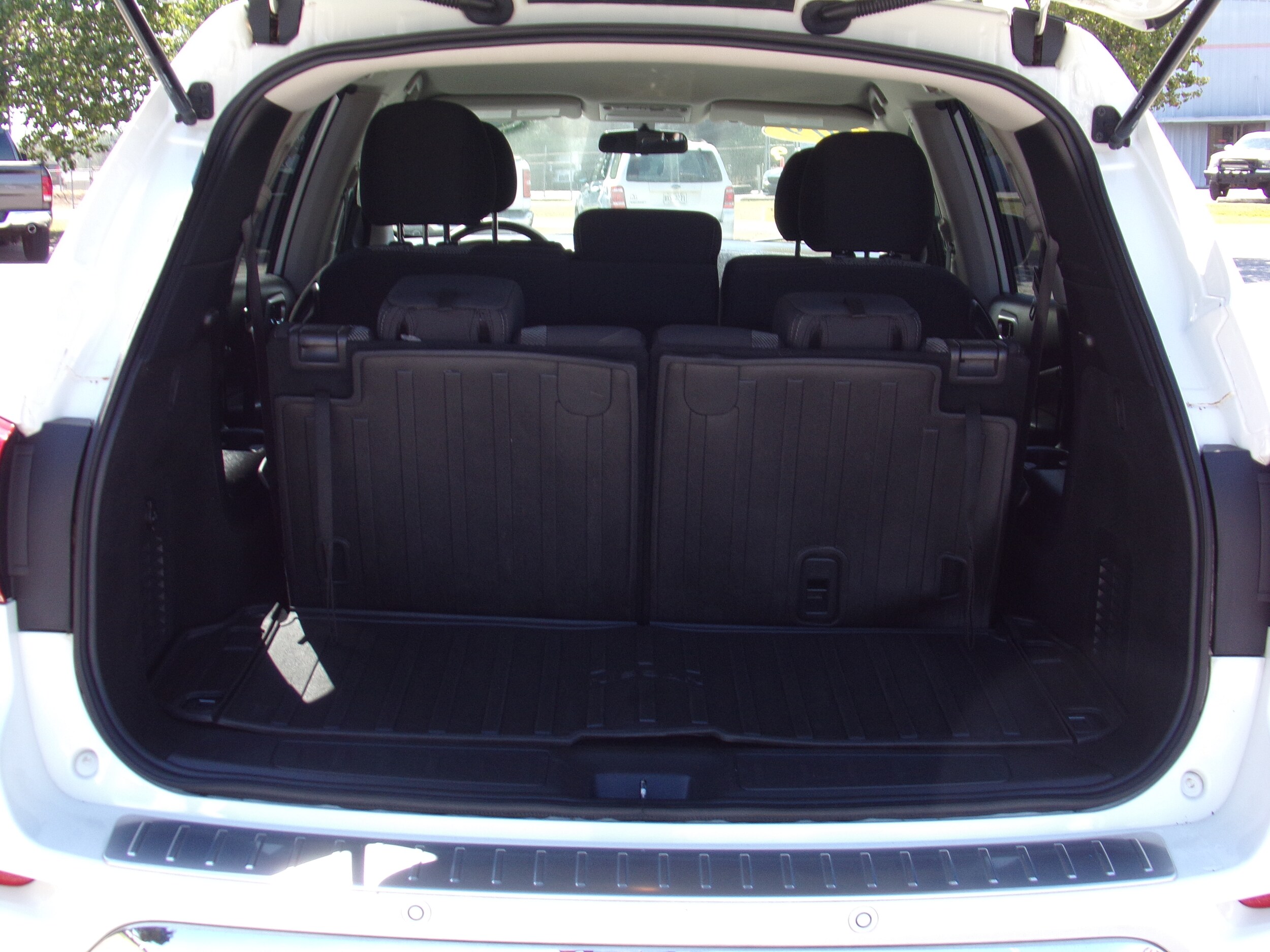 2019 Nissan Pathfinder S Image 7 of 17