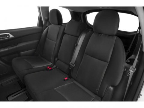 Vehicle image 17 of 19