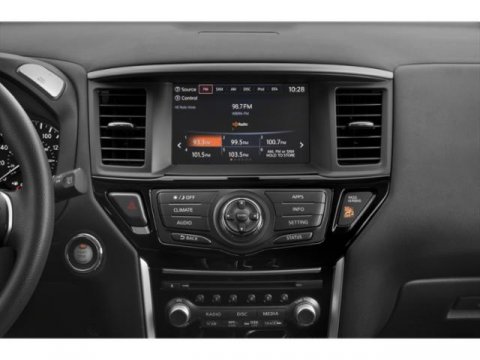 Vehicle image 13 of 19