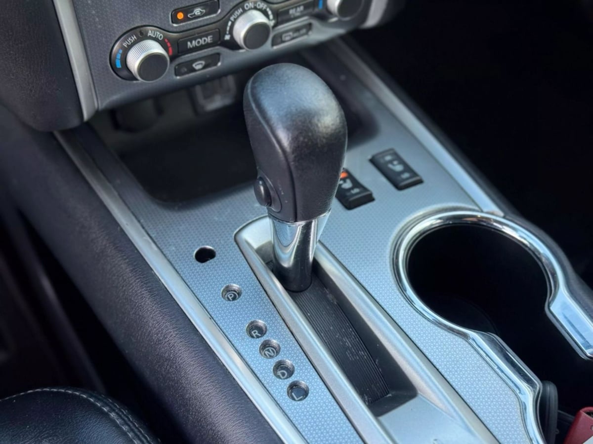 Vehicle image 26 of 42