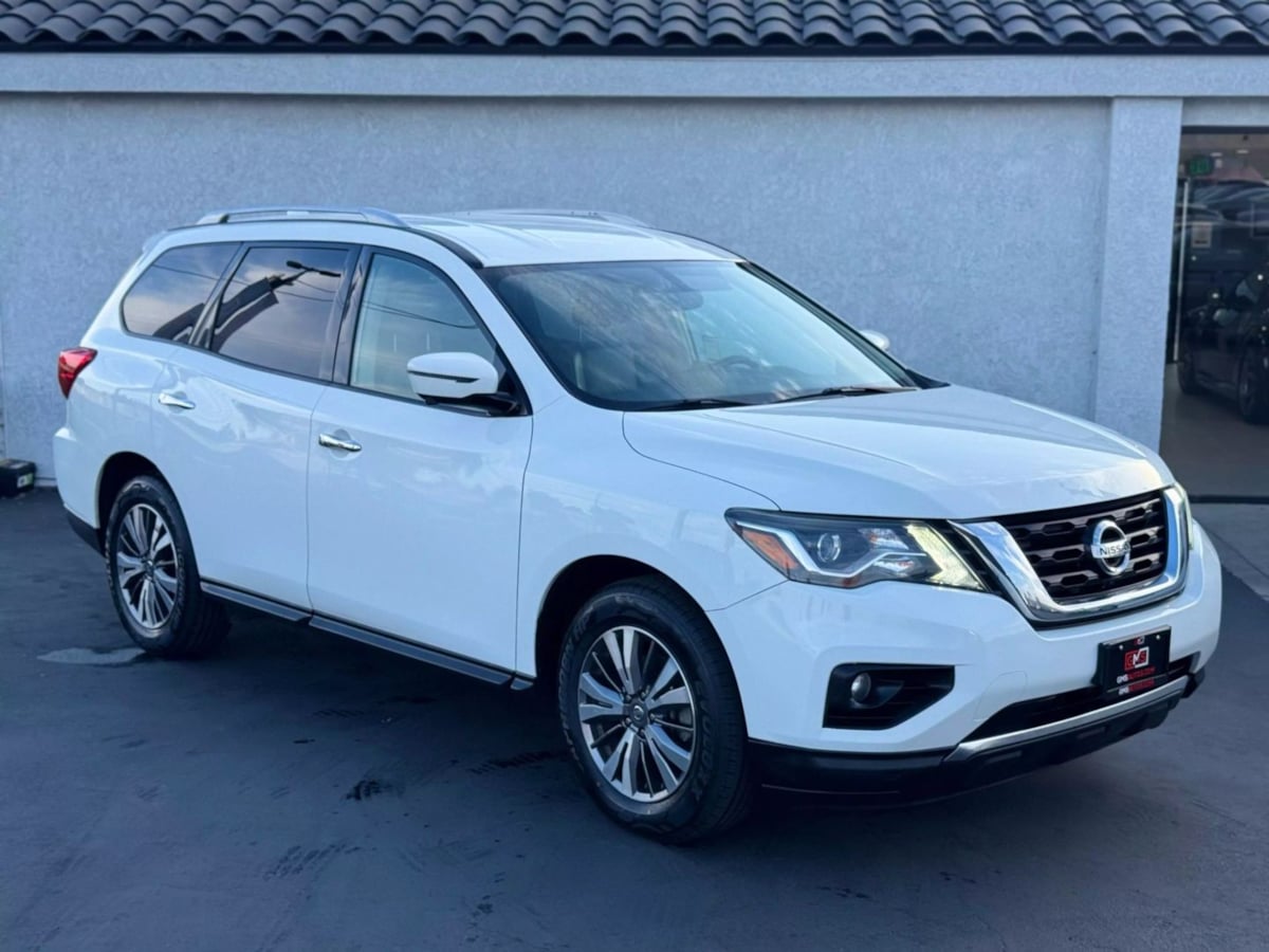 Vehicle image 5 of 42
