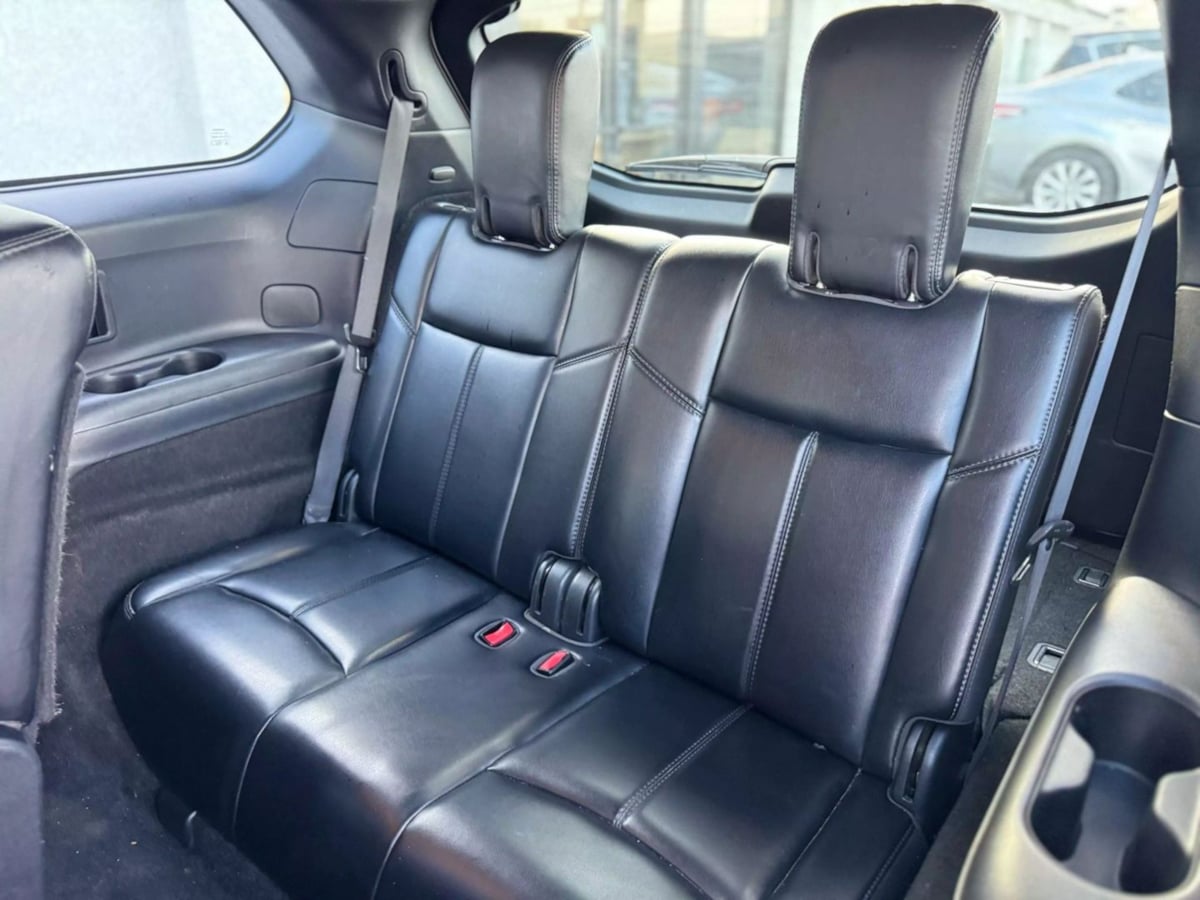 Vehicle image 19 of 42