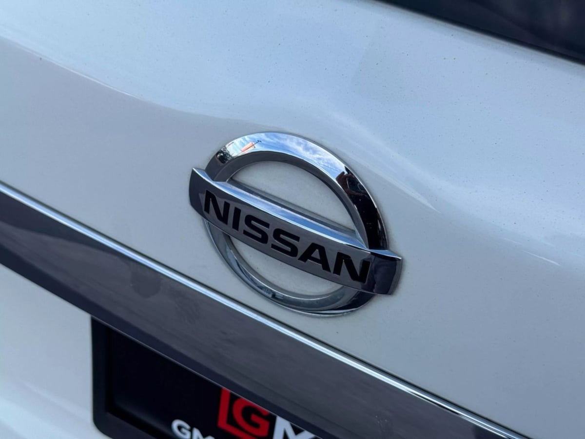 Vehicle image 41 of 42