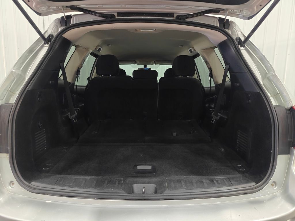 Vehicle image 32 of 59
