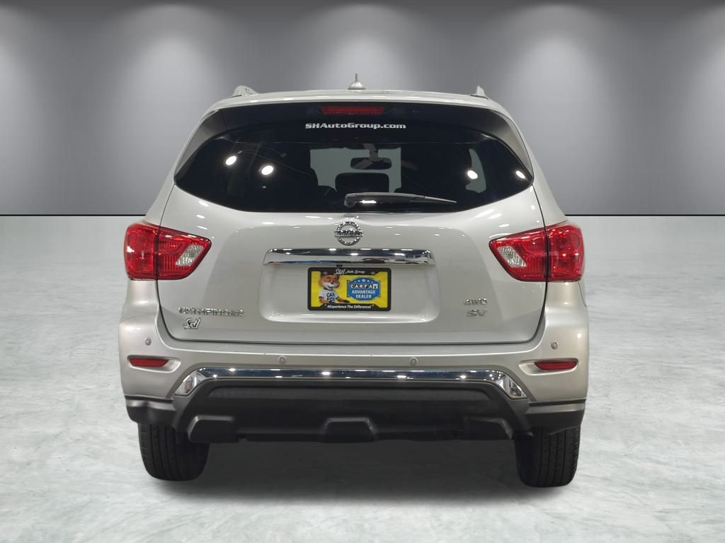 Vehicle image 5 of 59