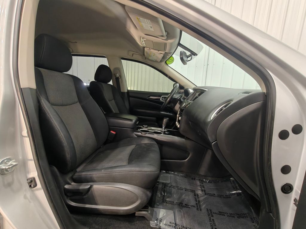 Vehicle image 25 of 59